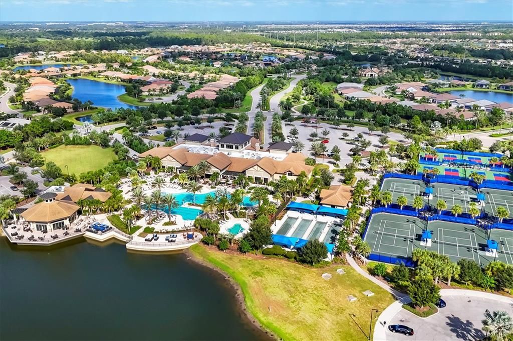 For Sale: $925,000 (3 beds, 3 baths, 2528 Square Feet)