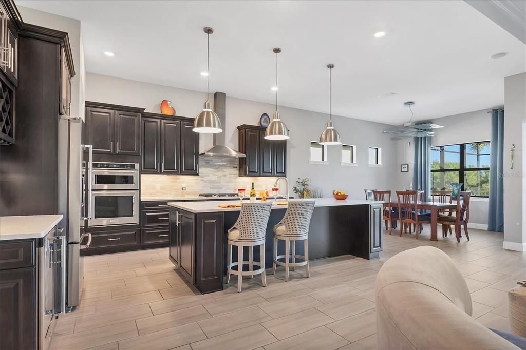 For Sale: $925,000 (3 beds, 3 baths, 2528 Square Feet)