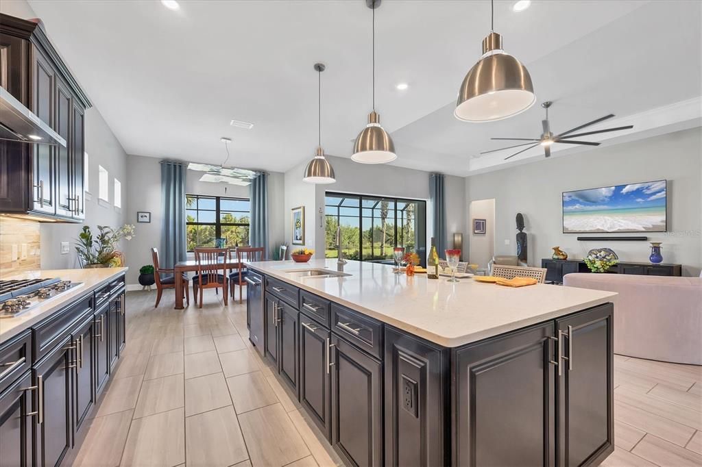 For Sale: $925,000 (3 beds, 3 baths, 2528 Square Feet)