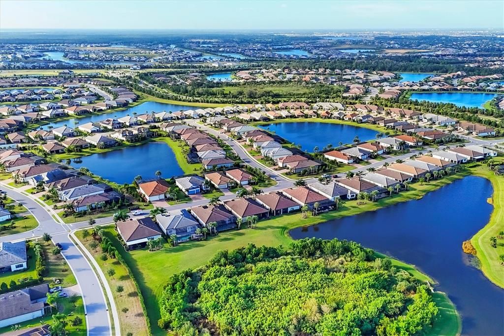 For Sale: $925,000 (3 beds, 3 baths, 2528 Square Feet)