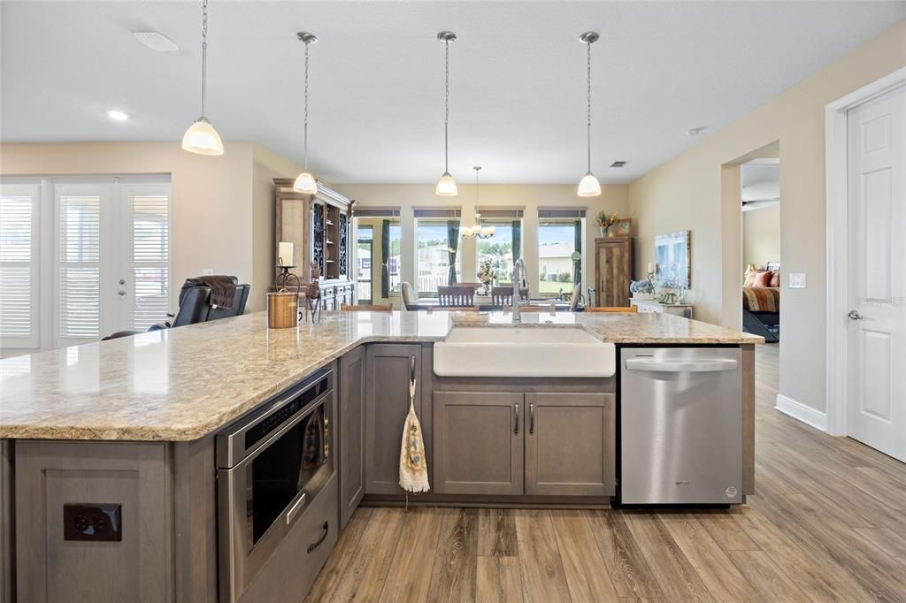 待售: $665,000 (3 贝兹, 3 浴室, 2493 平方英尺)