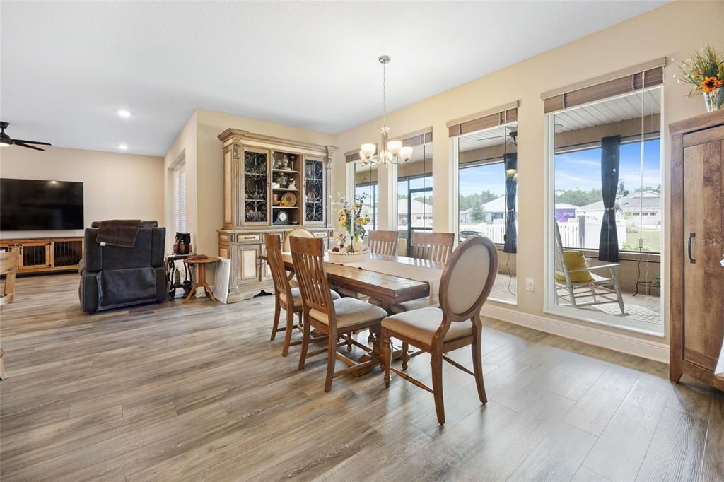 待售: $665,000 (3 贝兹, 3 浴室, 2493 平方英尺)