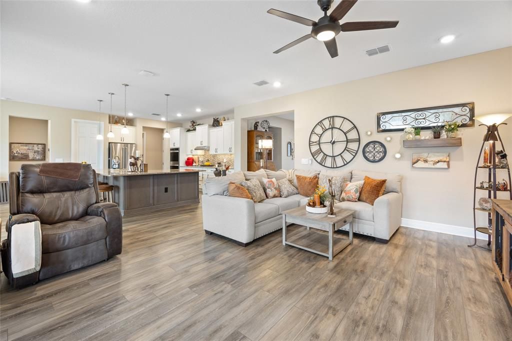 待售: $665,000 (3 贝兹, 3 浴室, 2493 平方英尺)