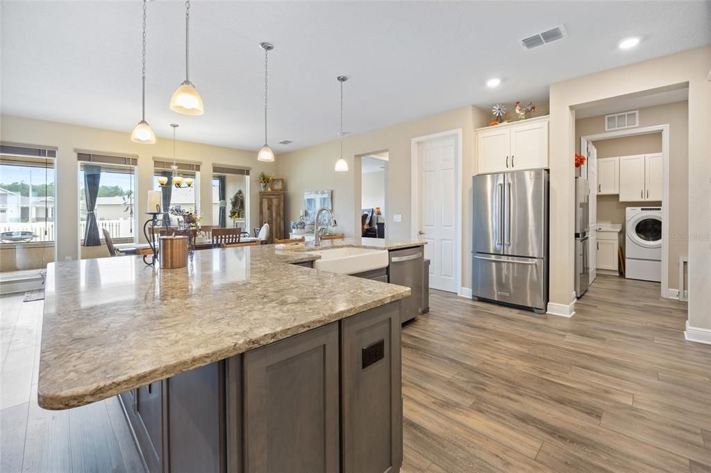 待售: $665,000 (3 贝兹, 3 浴室, 2493 平方英尺)