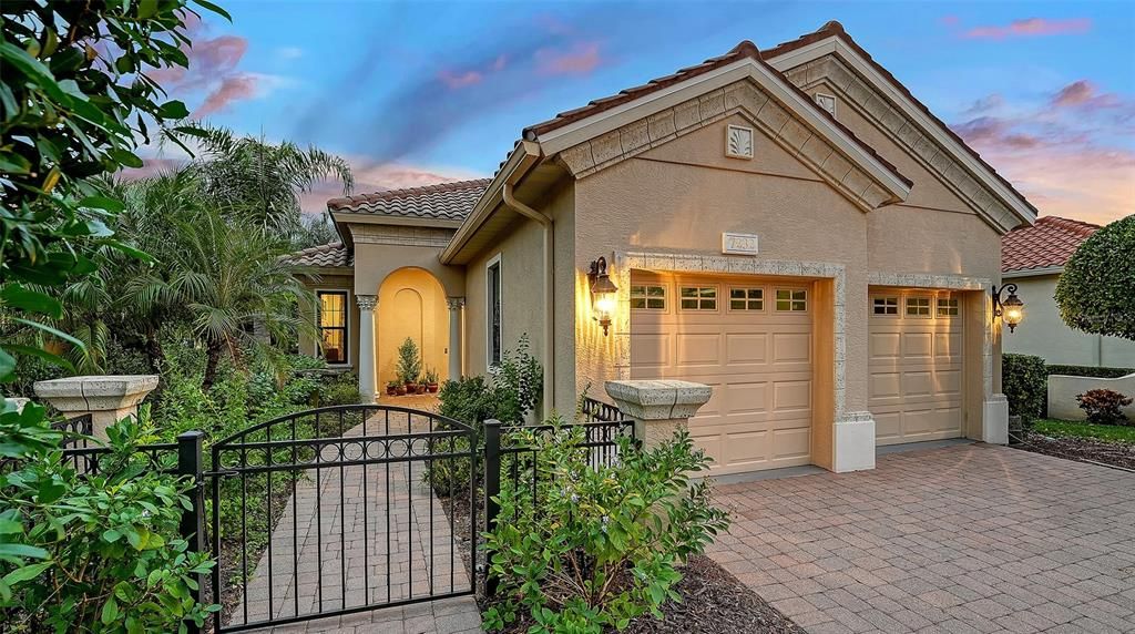 For Sale: $769,900 (3 beds, 2 baths, 2160 Square Feet)