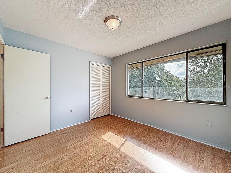 待售: $129,900 (2 贝兹, 2 浴室, 1144 平方英尺)