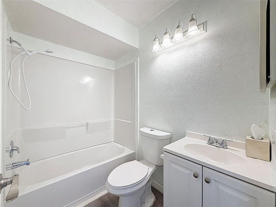 待售: $129,900 (2 贝兹, 2 浴室, 1144 平方英尺)