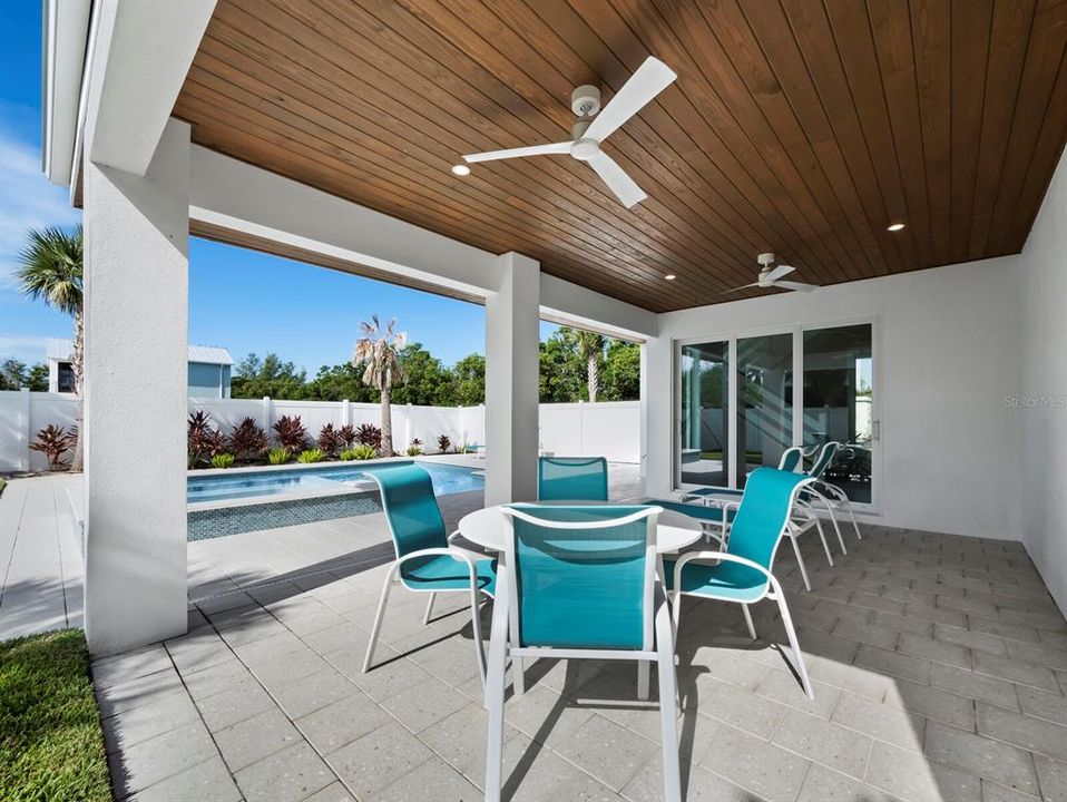 Под контрактом: $2,449,000 (4 спален, 4 ванн, 2875 Квадратных фут)