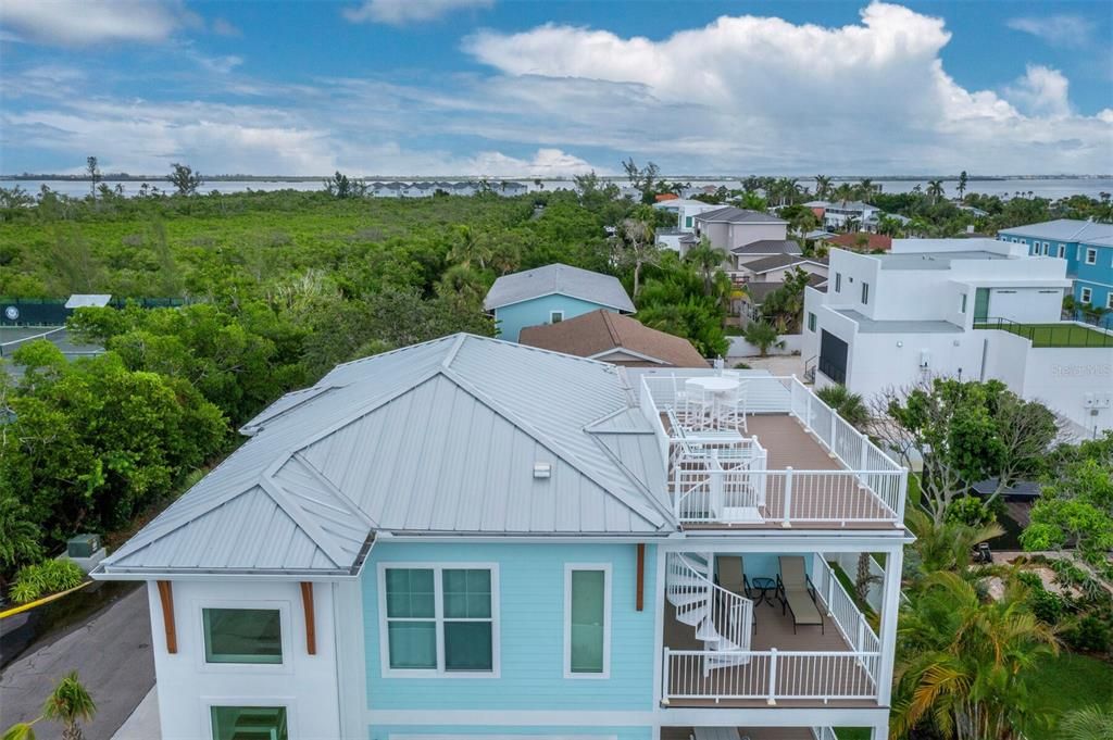 Под контрактом: $2,449,000 (4 спален, 4 ванн, 2875 Квадратных фут)