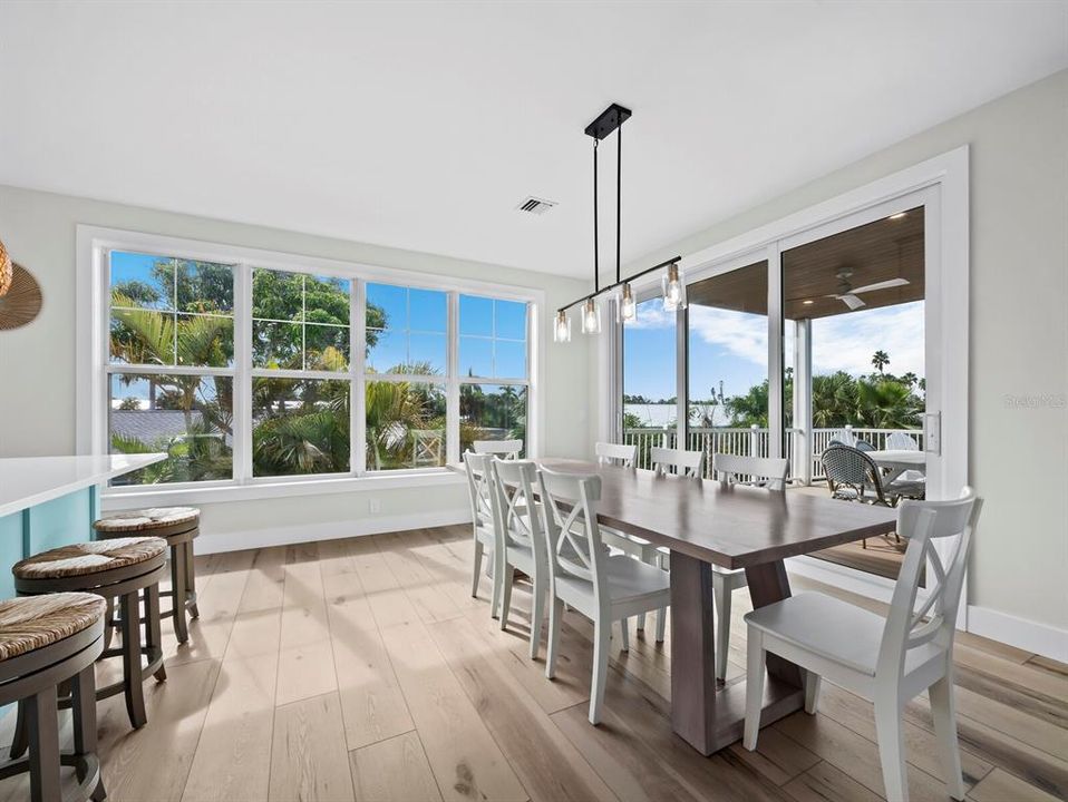 Под контрактом: $2,449,000 (4 спален, 4 ванн, 2875 Квадратных фут)