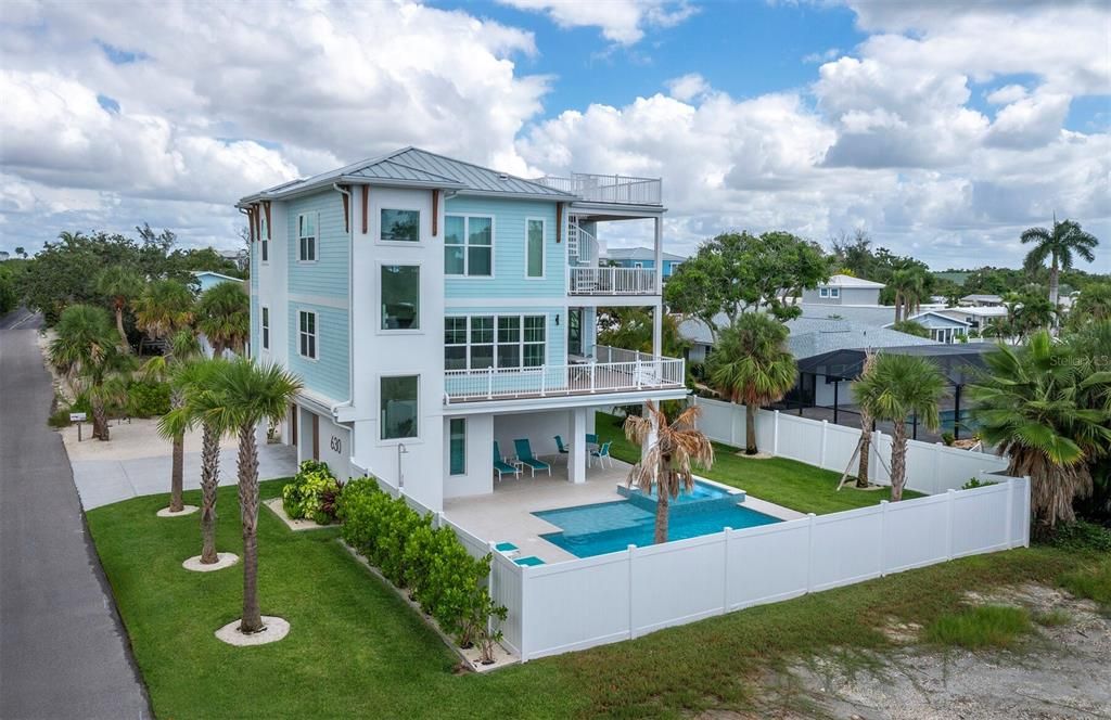 Под контрактом: $2,449,000 (4 спален, 4 ванн, 2875 Квадратных фут)