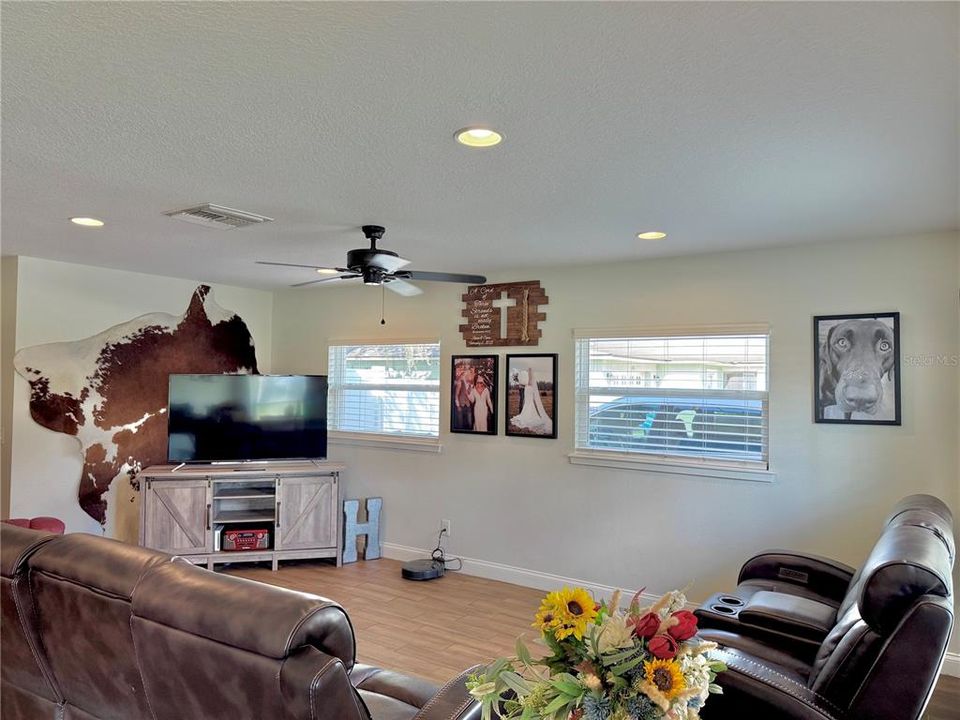 En Venta: $235,000 (2 camas, 2 baños, 1152 Pies cuadrados)