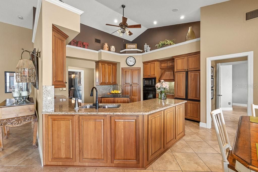 For Sale: $1,295,000 (4 beds, 3 baths, 2730 Square Feet)