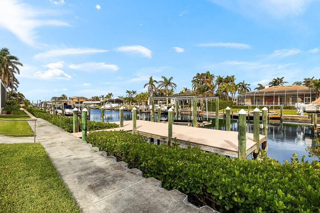 For Sale: $1,295,000 (4 beds, 3 baths, 2730 Square Feet)