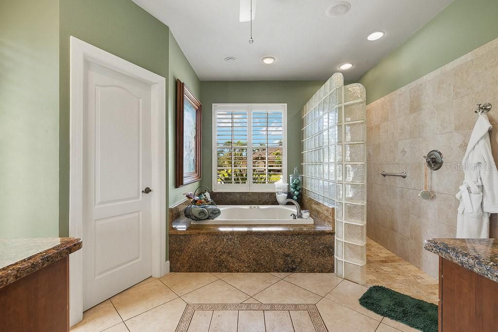 For Sale: $1,295,000 (4 beds, 3 baths, 2730 Square Feet)