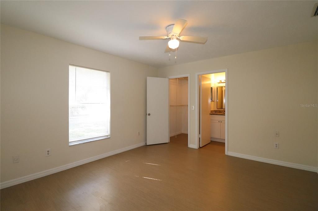 For Rent: $1,800 (3 beds, 2 baths, 1412 Square Feet)