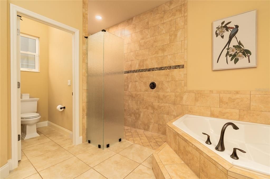 For Sale: $774,999 (4 beds, 3 baths, 2900 Square Feet)