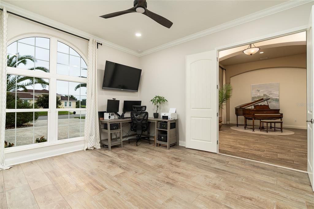 For Sale: $774,999 (4 beds, 3 baths, 2900 Square Feet)