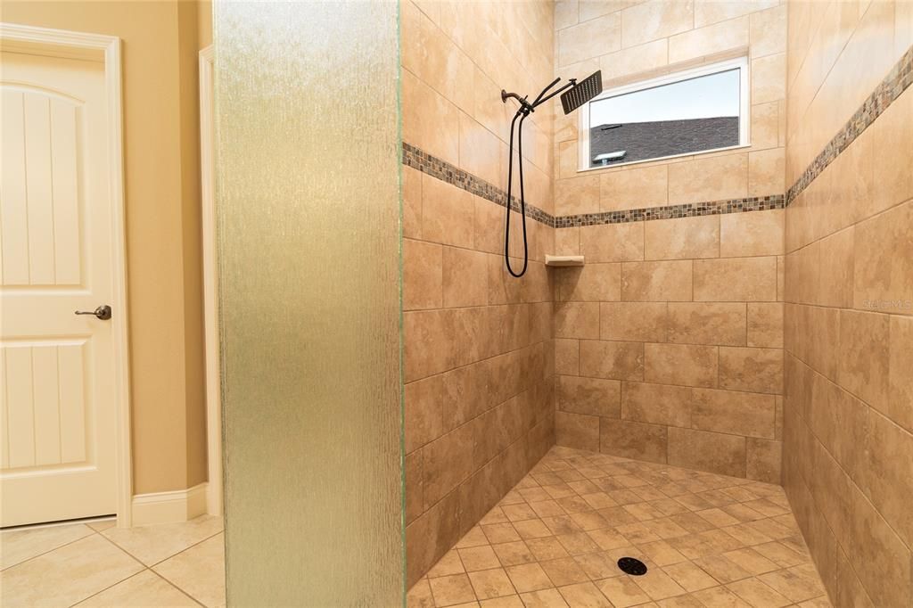 For Sale: $774,999 (4 beds, 3 baths, 2900 Square Feet)