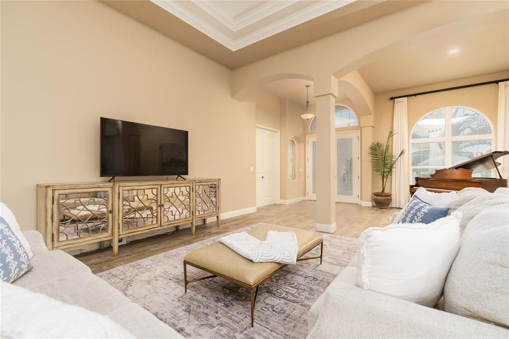 For Sale: $774,999 (4 beds, 3 baths, 2900 Square Feet)