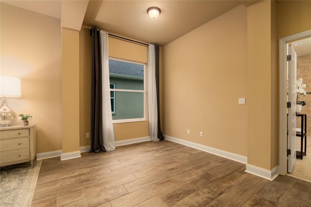 For Sale: $774,999 (4 beds, 3 baths, 2900 Square Feet)