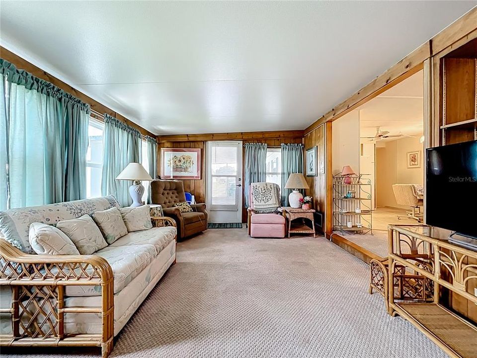 待售: $214,900 (3 贝兹, 2 浴室, 1415 平方英尺)