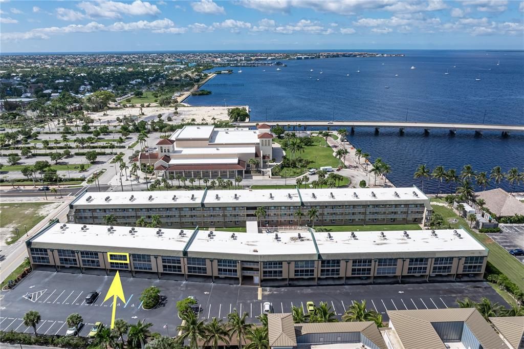 For Sale: $245,000 (2 beds, 2 baths, 1077 Square Feet)