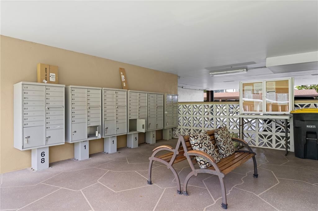 For Sale: $245,000 (2 beds, 2 baths, 1077 Square Feet)