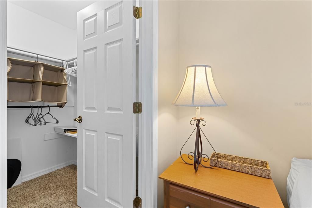 For Sale: $245,000 (2 beds, 2 baths, 1077 Square Feet)