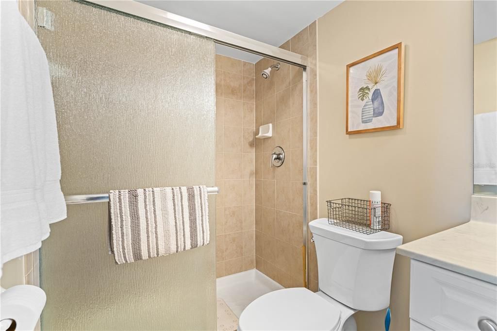 For Sale: $245,000 (2 beds, 2 baths, 1077 Square Feet)