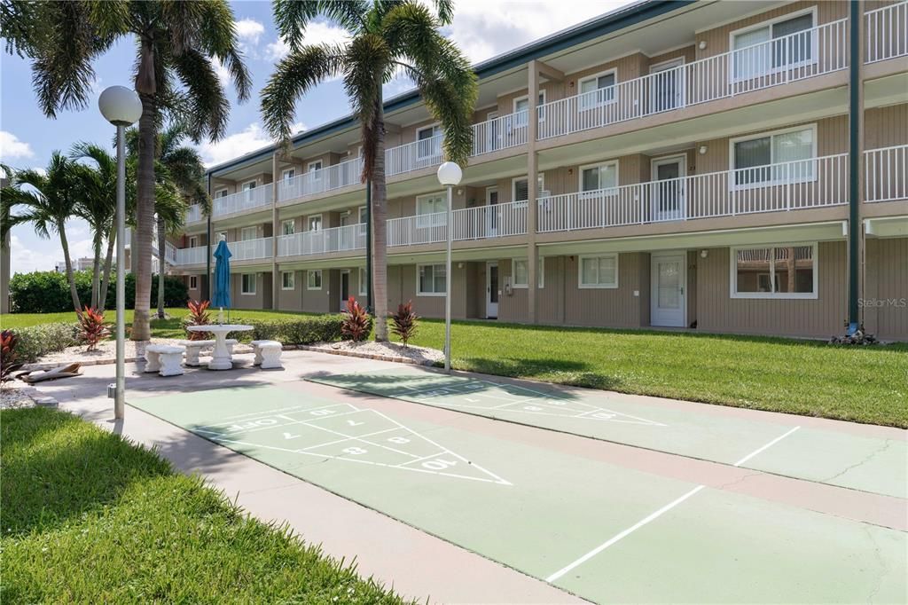 For Sale: $245,000 (2 beds, 2 baths, 1077 Square Feet)