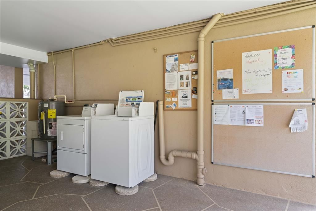 For Sale: $245,000 (2 beds, 2 baths, 1077 Square Feet)