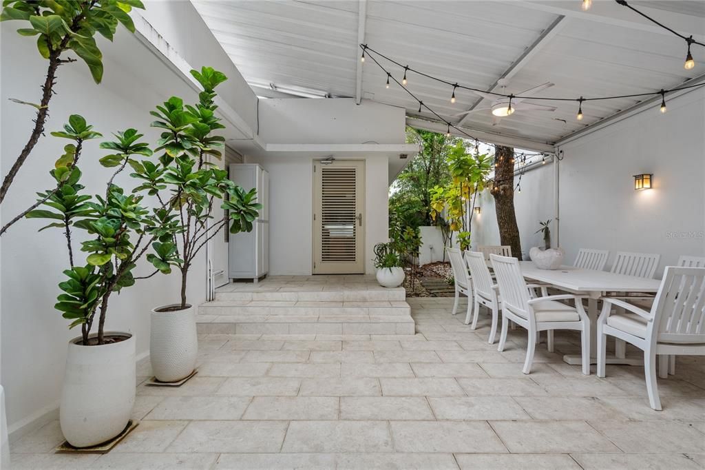 En Renta: $16,000 (5 camas, 3 baños, 3000 Pies cuadrados)