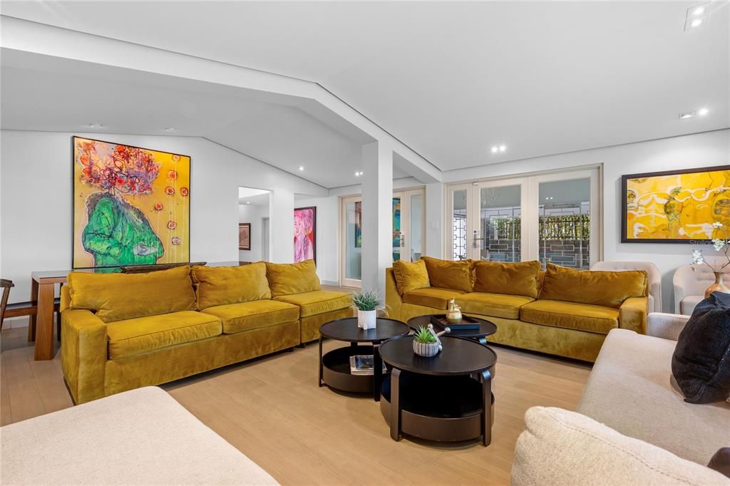 En Renta: $16,000 (5 camas, 3 baños, 3000 Pies cuadrados)