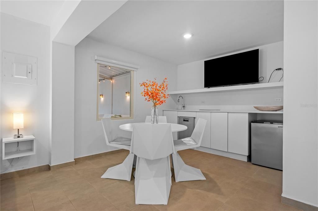 En Renta: $16,000 (5 camas, 3 baños, 3000 Pies cuadrados)