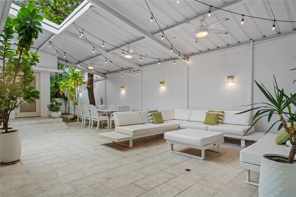 En Renta: $16,000 (5 camas, 3 baños, 3000 Pies cuadrados)