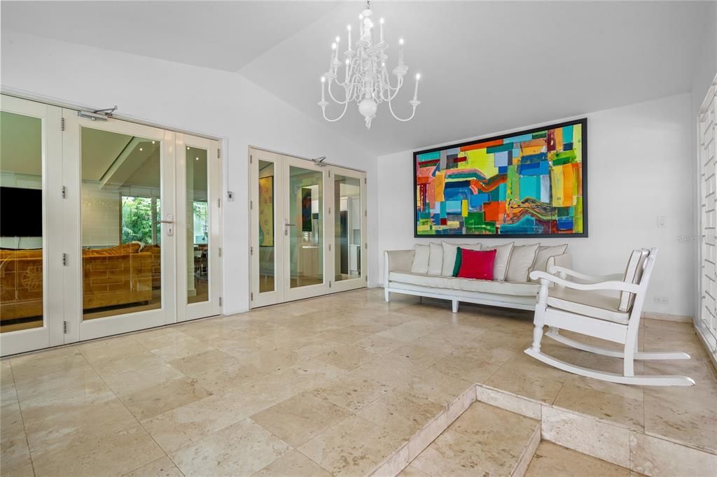 En Renta: $16,000 (5 camas, 3 baños, 3000 Pies cuadrados)