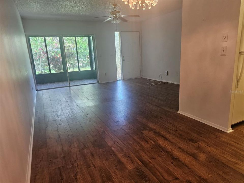 Active With Contract: $170,000 (2 beds, 2 baths, 1000 Square Feet)