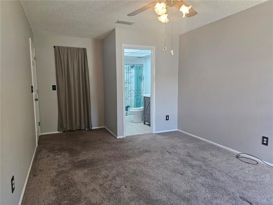 Active With Contract: $170,000 (2 beds, 2 baths, 1000 Square Feet)