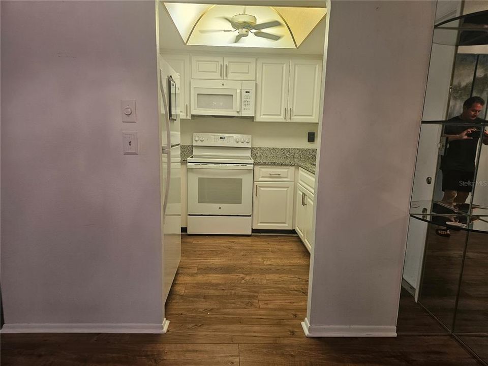 Active With Contract: $170,000 (2 beds, 2 baths, 1000 Square Feet)