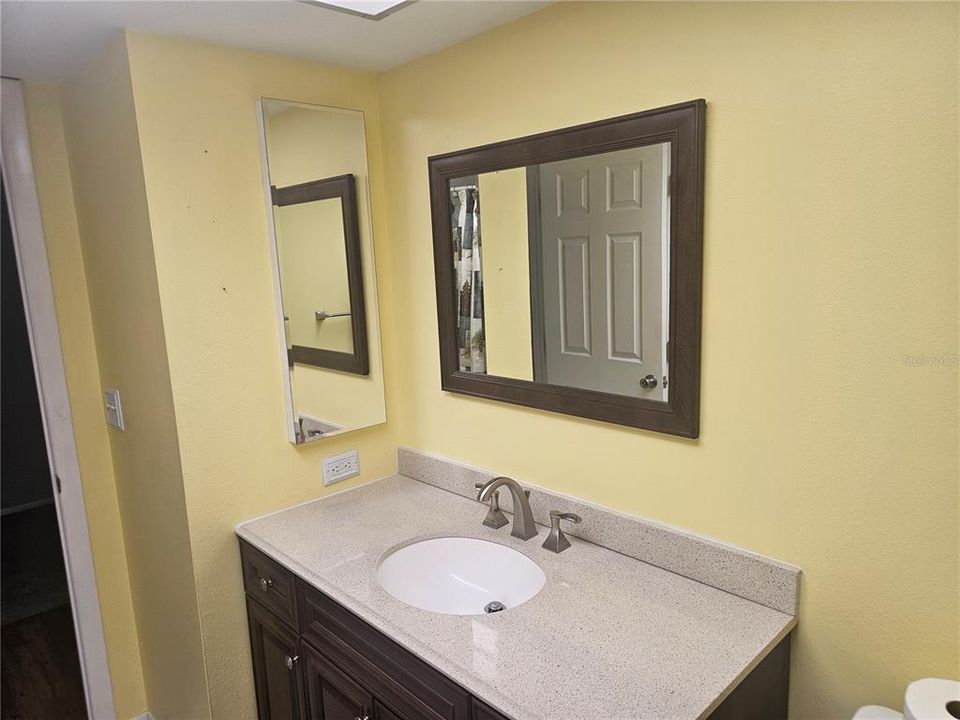 Active With Contract: $170,000 (2 beds, 2 baths, 1000 Square Feet)