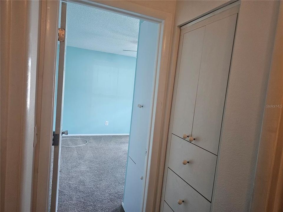 Active With Contract: $170,000 (2 beds, 2 baths, 1000 Square Feet)