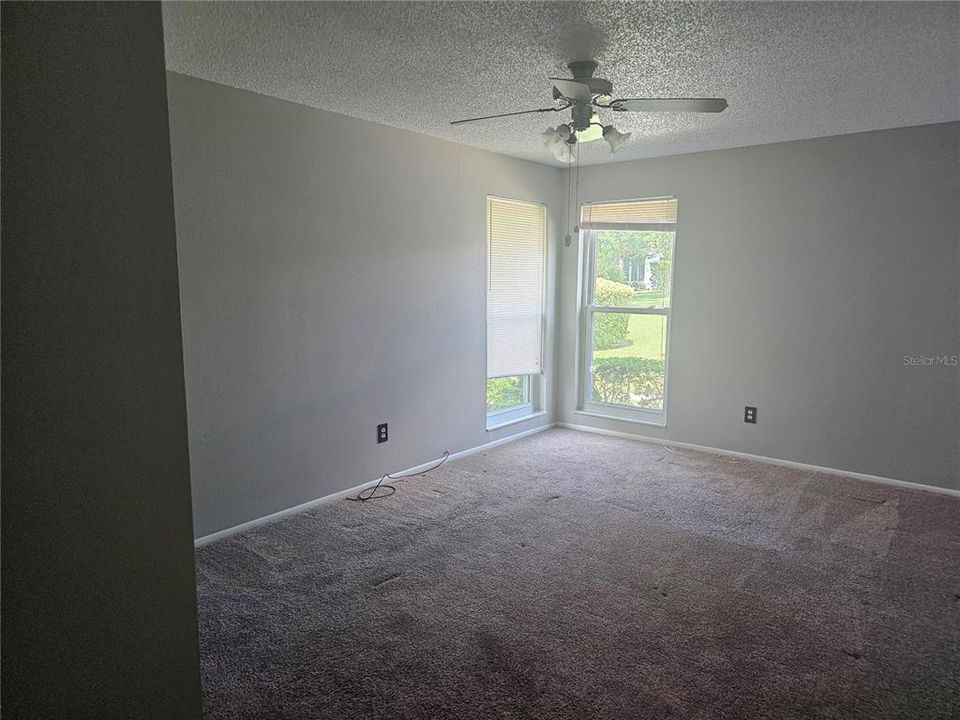 Active With Contract: $170,000 (2 beds, 2 baths, 1000 Square Feet)