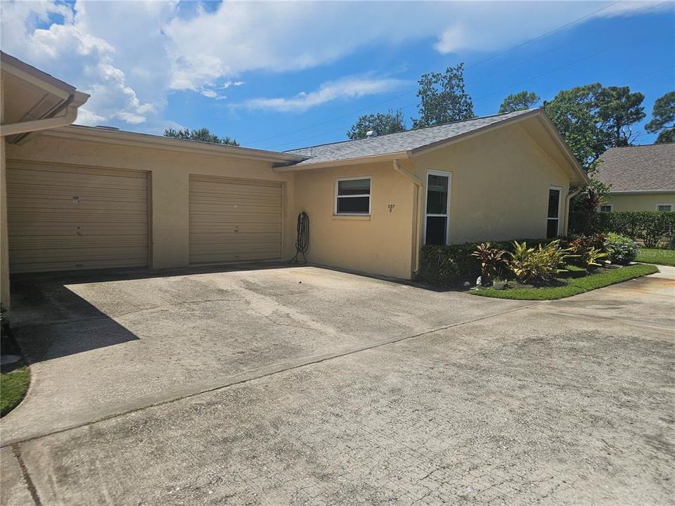 Active With Contract: $170,000 (2 beds, 2 baths, 1000 Square Feet)