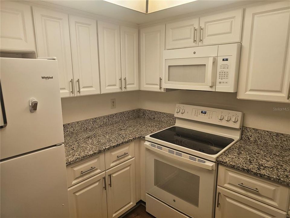 Active With Contract: $170,000 (2 beds, 2 baths, 1000 Square Feet)