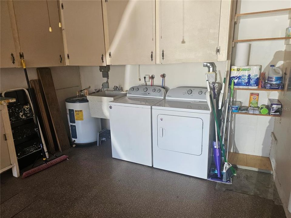 Active With Contract: $170,000 (2 beds, 2 baths, 1000 Square Feet)