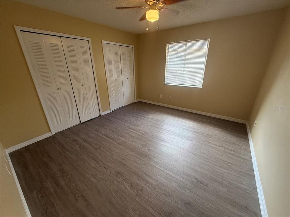 出租: $1,400 (2 贝兹, 1 浴室, 930 平方英尺)