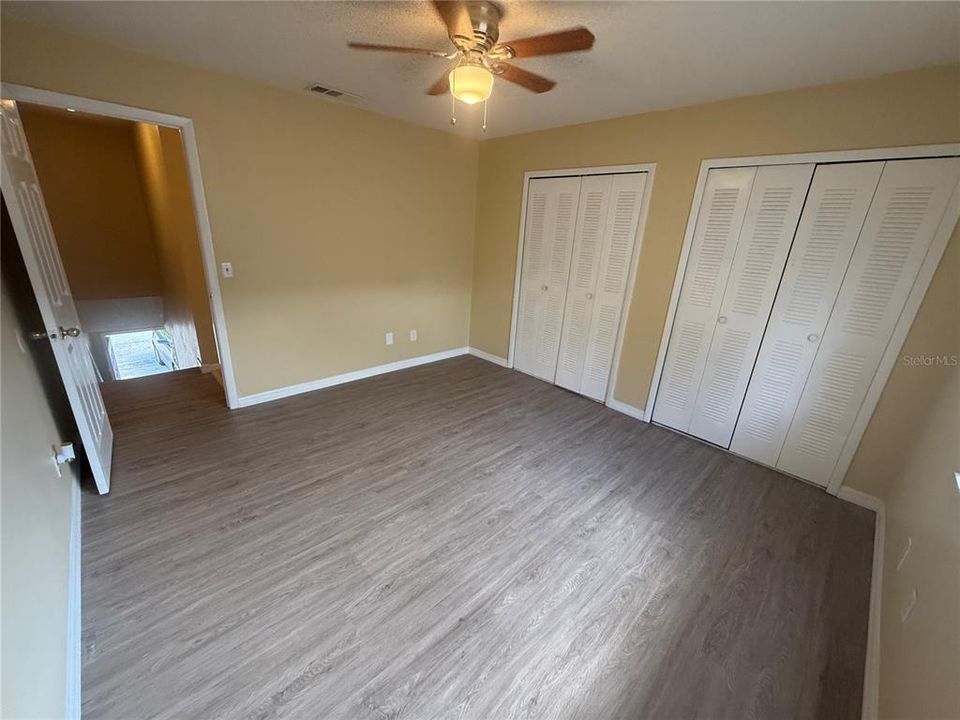 出租: $1,400 (2 贝兹, 1 浴室, 930 平方英尺)