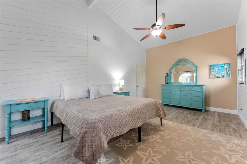 待售: $1,250,000 (3 贝兹, 2 浴室, 1724 平方英尺)