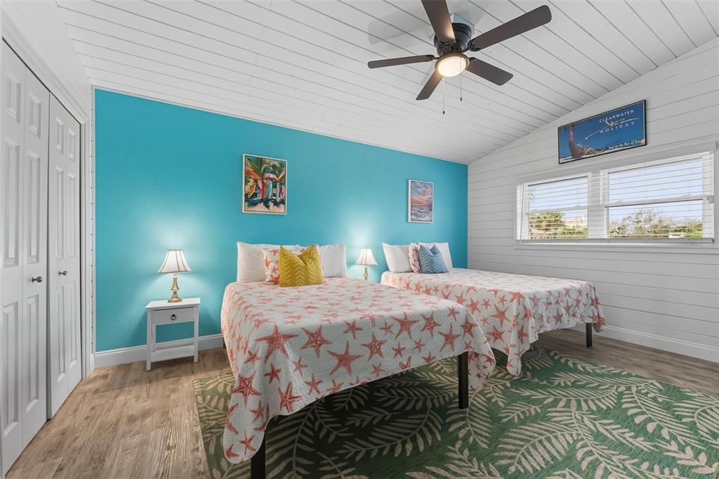 待售: $1,250,000 (3 贝兹, 2 浴室, 1724 平方英尺)